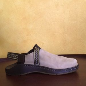 Chaco Toecoop Vibram Nubuck Clog Sandals US 8